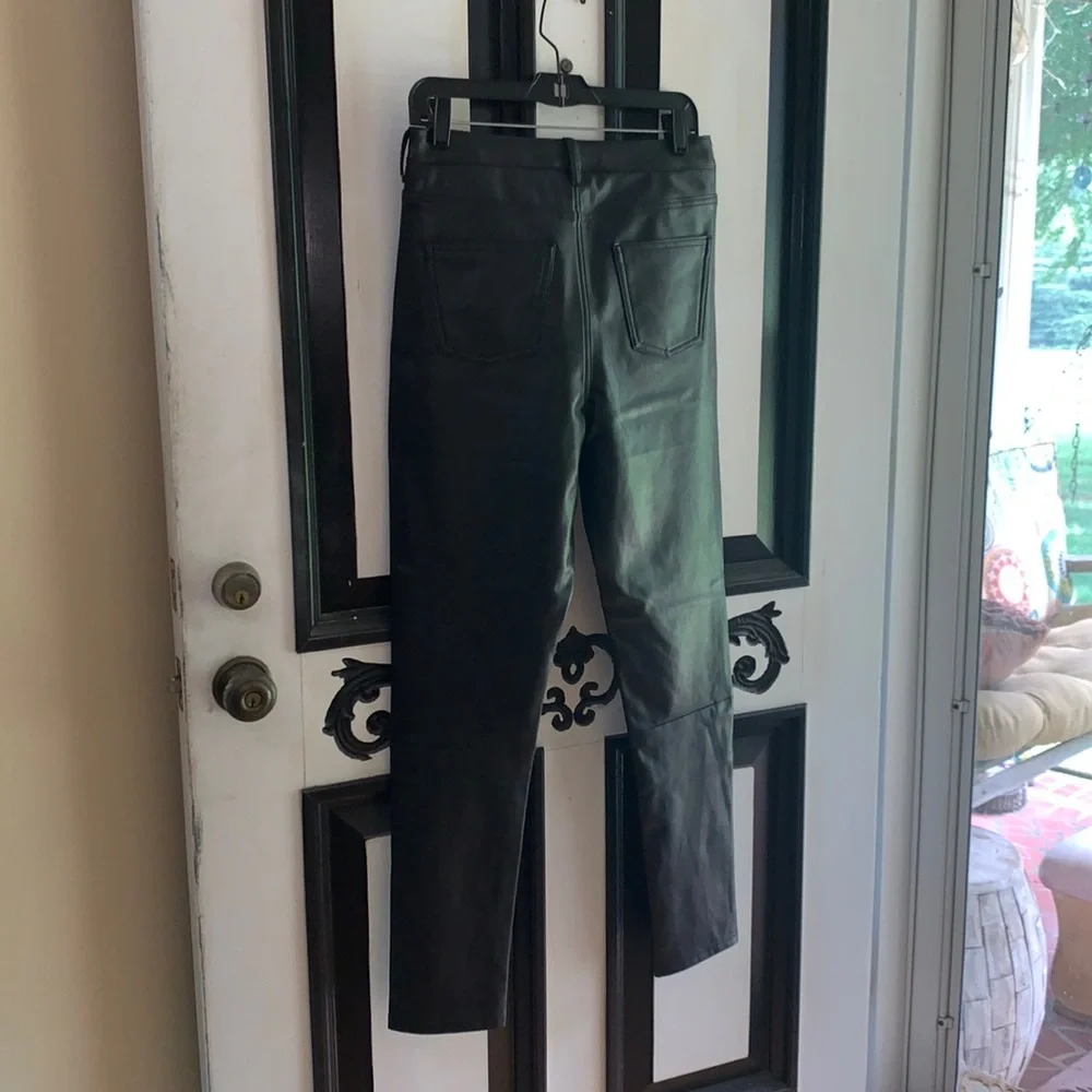 7 For All Mankind Vegan Leather pants, high waist, skinny, stretchy, NWT S & M - Picture 2 of 2